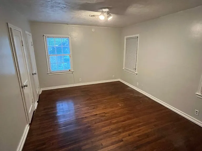 111 Robinhood Rd — Photo 8