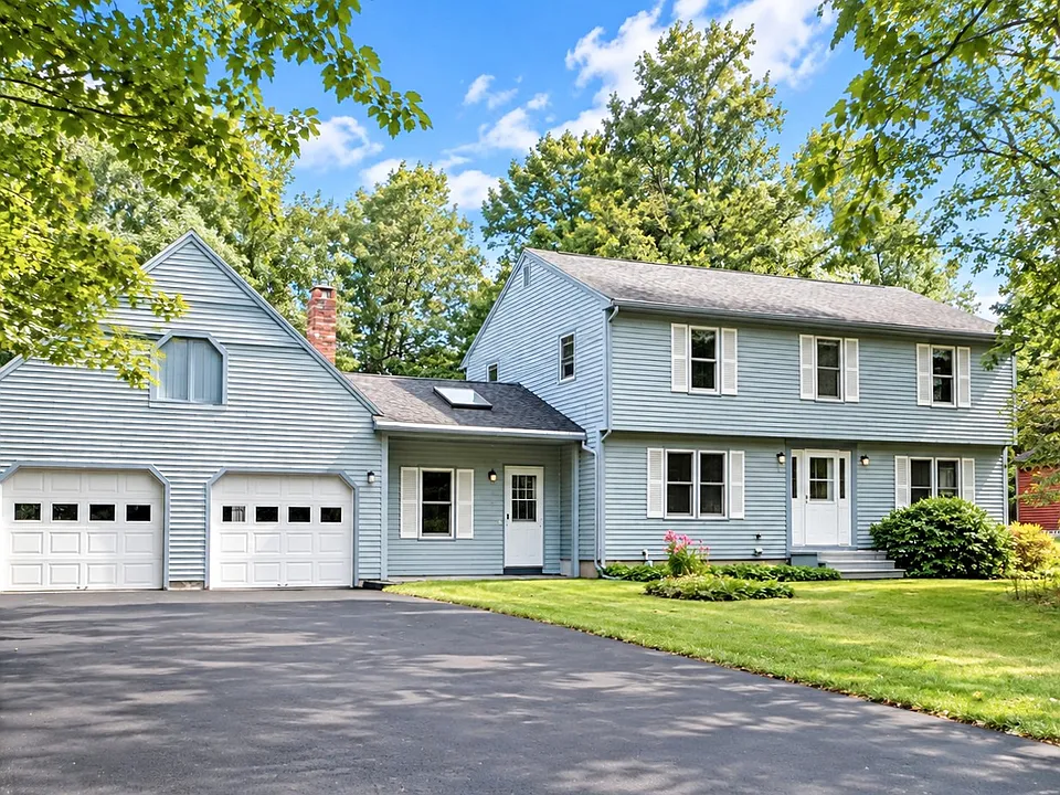 5 Iris Dr