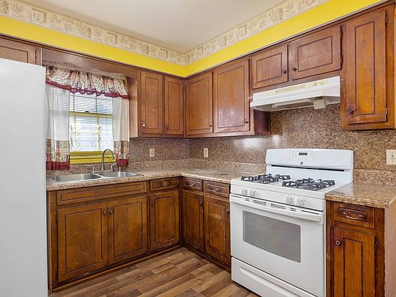 3rd image of 3041 Waddell Dr