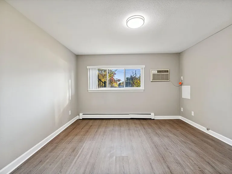 3838 W Sylvania Ave — Photo 10