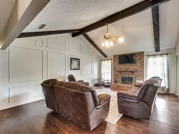 4th image of 4201 Woodhill Dr