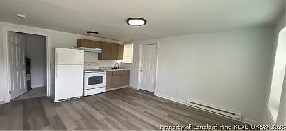 2 bed, 1.0 bath, 564 sqft, $1,099 — Photo 3