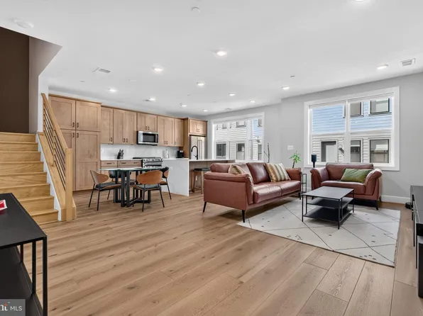 4971 Eisenhower Ave, Alexandria, VA 22304