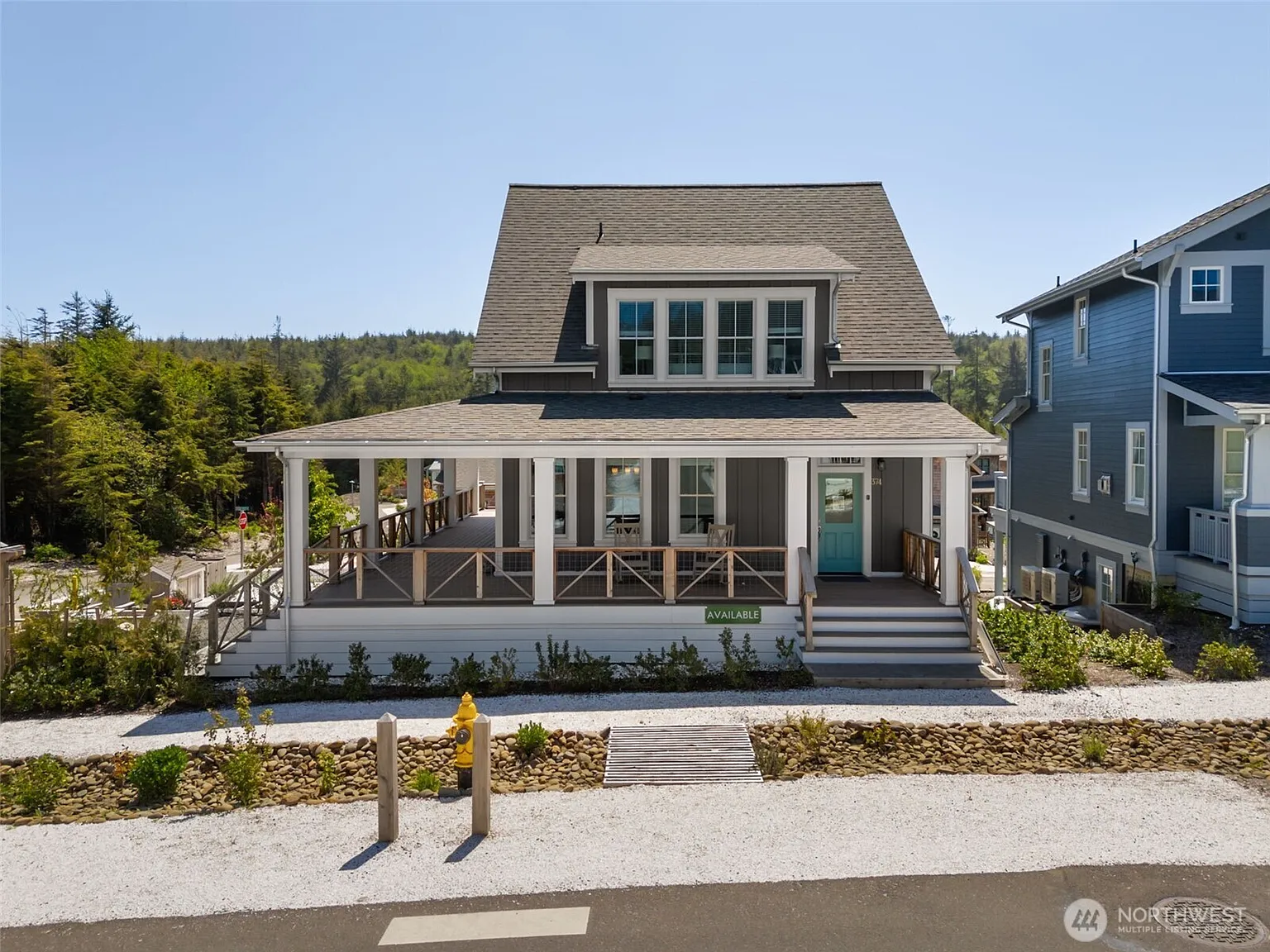 374 Compass Street photo 1