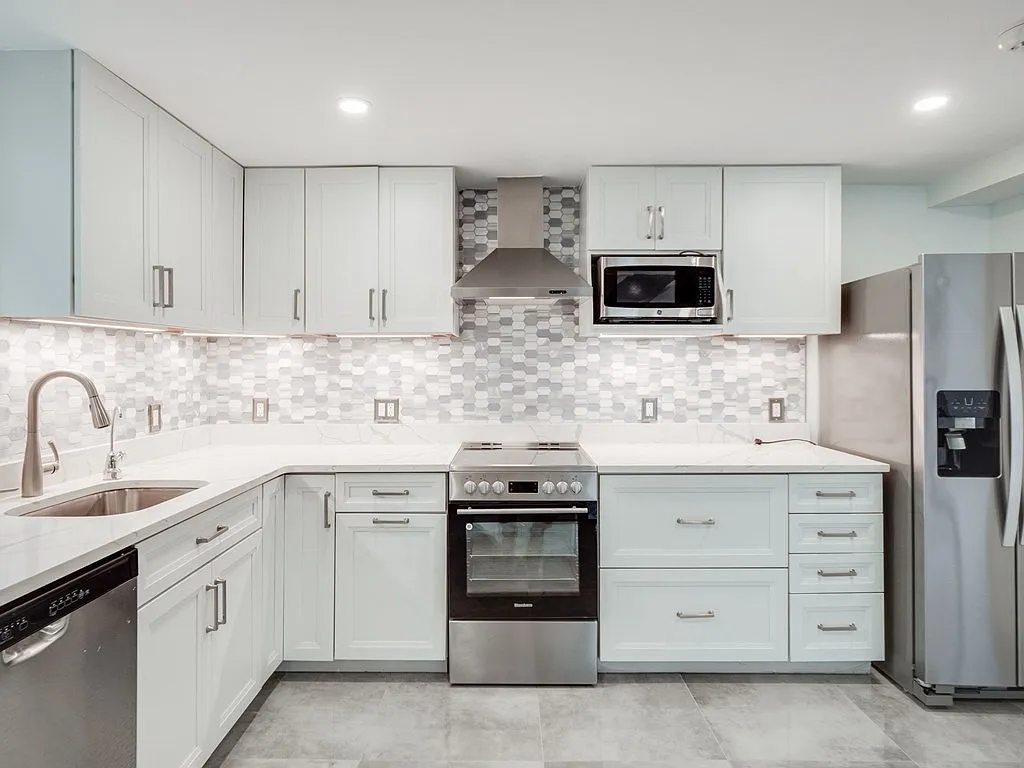 Building Photo - 390 Medford St #1
