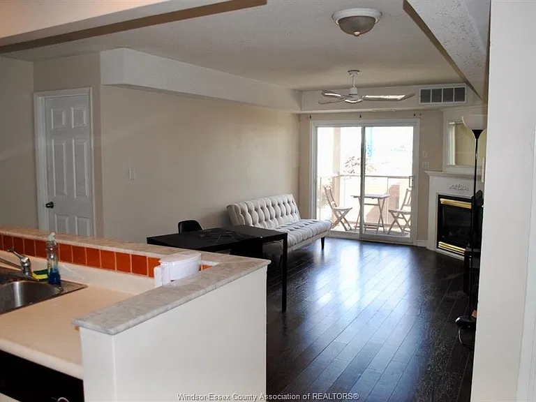 3000 Sandwich St #410 — Photo 6