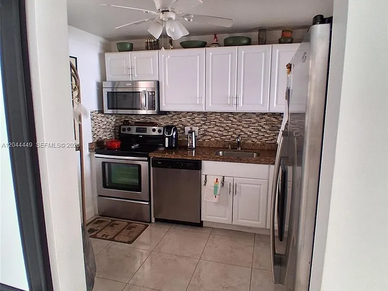 410 SE 2nd St #307 — Photo 7