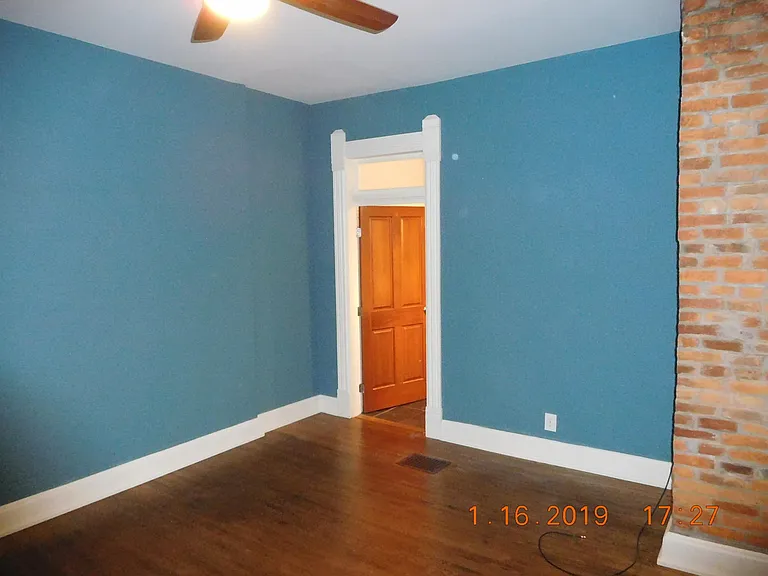 1340 Hunter Ave — Photo 6