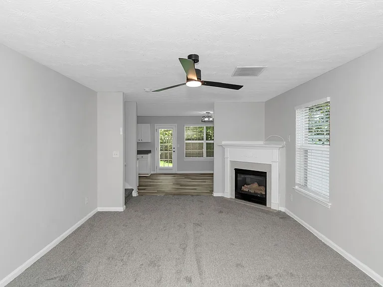 2542 Walter Way — Photo 3