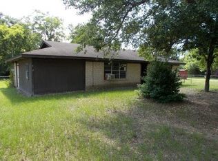 910 Spivey Rd, Grapeland, TX 75844