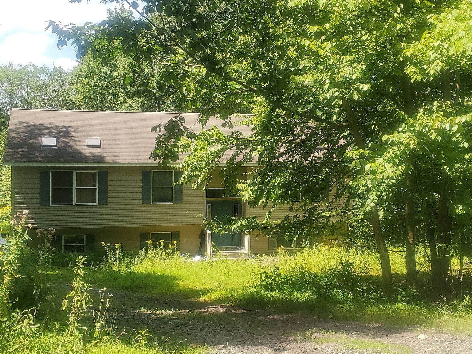 427 Rosemarie Ln, East Stroudsburg, PA 18302 | Zillow