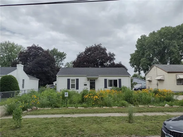4036 15th St, Des Moines, IA 50313
