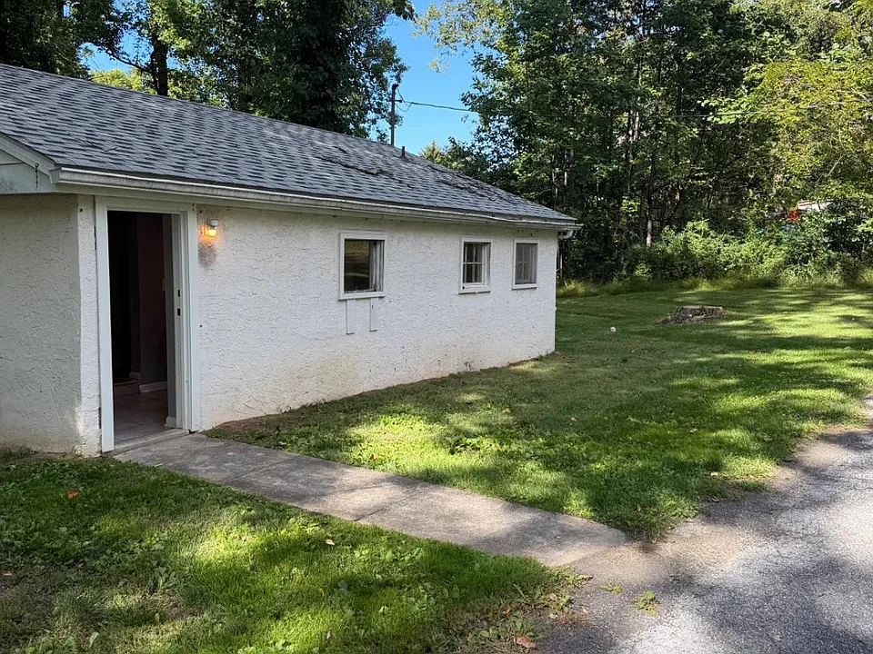 9 Woodchoppertown Rd