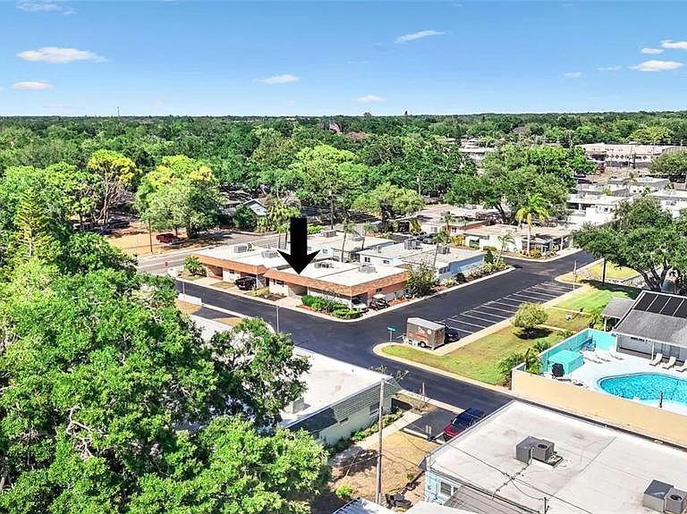 325 Sky Loch Dr W — Photo 35