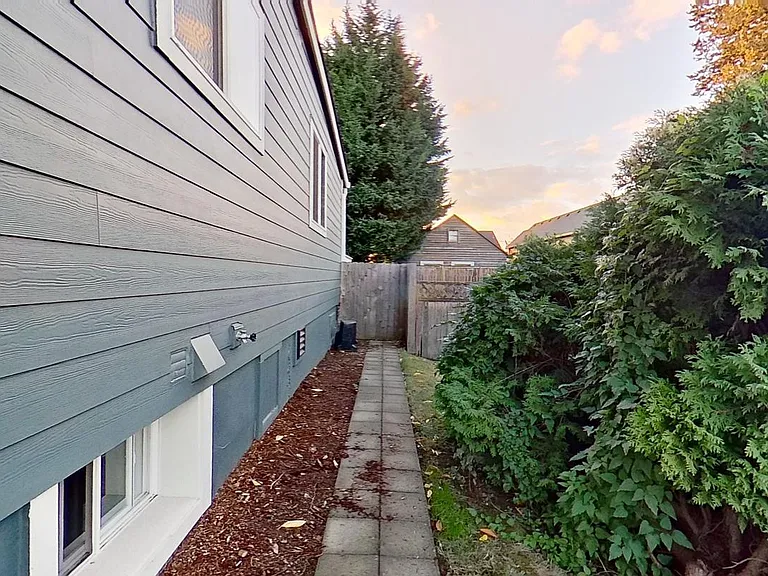 4833 NE 11th Ave #B — Photo 12