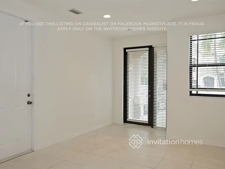 627 NE 35th Ave — Photo 3