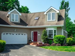 8 Graystone Dr, Chadds Ford, PA 19317