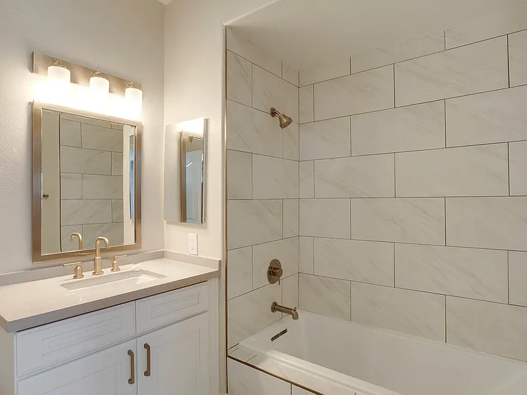 6221 W 3rd St #1-420 — Photo 11