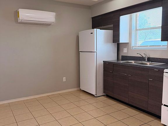 4th image of 220 S Coyote Ave #17
