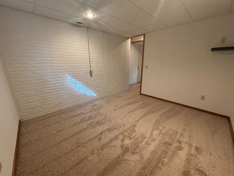 2047 Parkside Dr — Photo 30