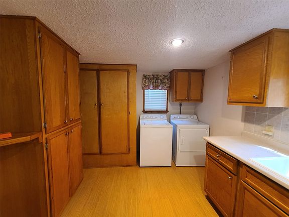 3rd image of 26605 Orchid Ct