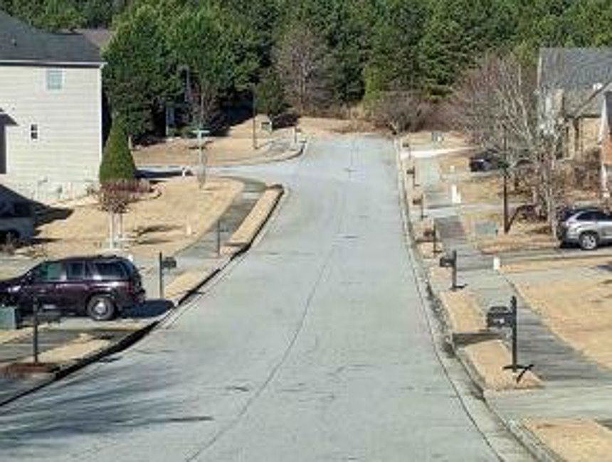 Exterior Neighborhood (street photo)