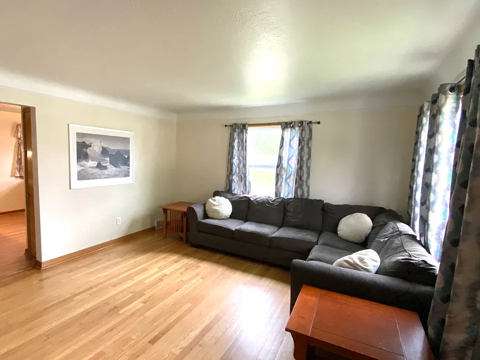 121 W Bagley Rd