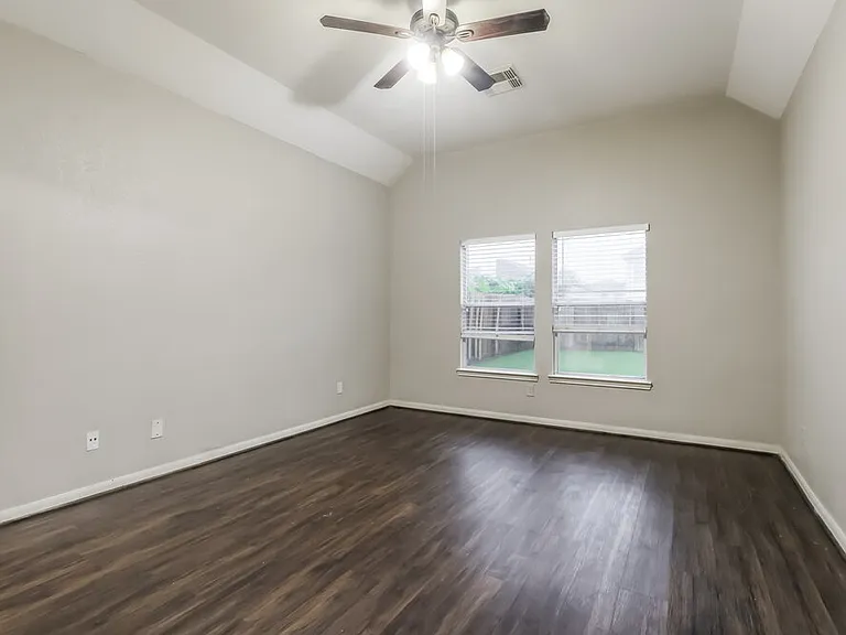 12927 Pine Woods St — Photo 10