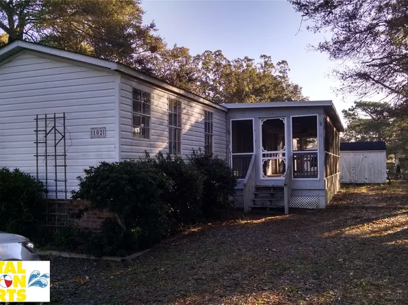 102 NE 65th St, Oak Island, NC 28465