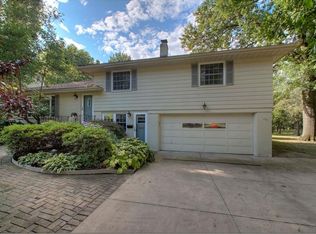 3022 Oakridge Rd, Stow, OH 44224