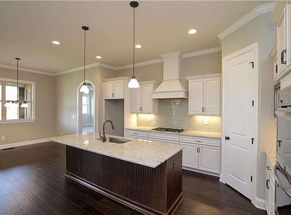 4th image of 2704 Bering Ct