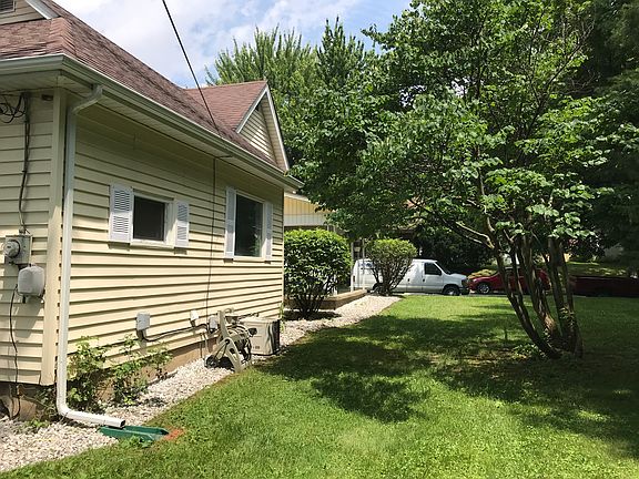 4th image of 403 E Paris St