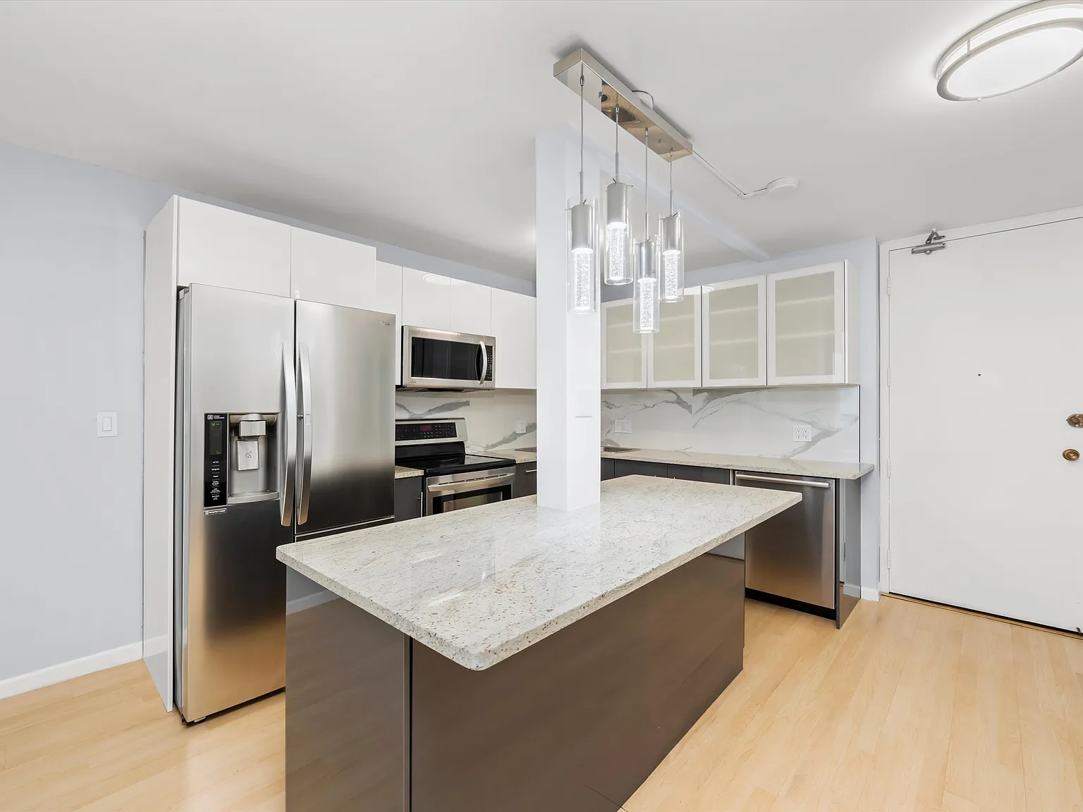 1 bed, 750 sqft, $2,580 — Photo 4