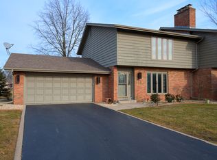 225 Carnoustie Ct, Schererville, IN 46375