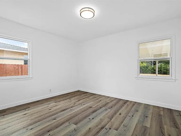 100 Eastern Ave — Photo 16