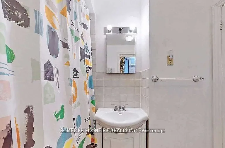 40 Sumner Heights Dr #LOWER — Photo 4