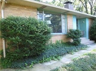 15 Lockwood Dr, Jeannette, PA