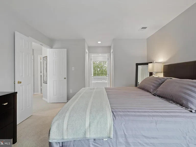 42903 Redfield St — Photo 41