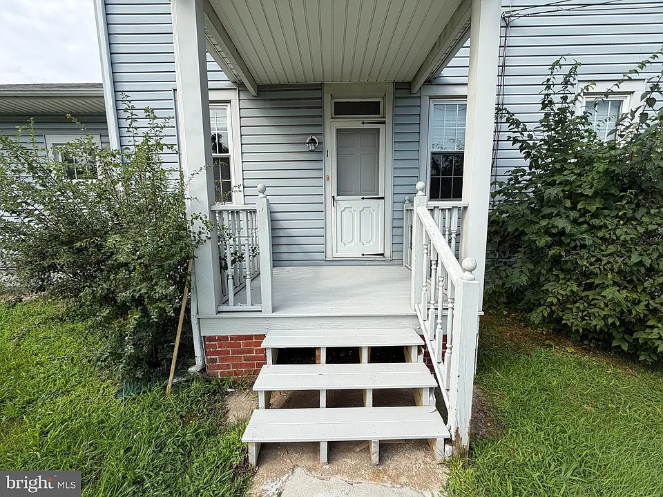 264 Kings Hwy #1