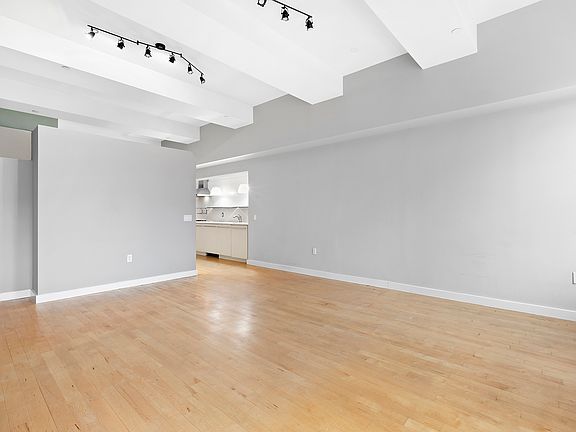 3rd image of 15 Broad St APT 2826