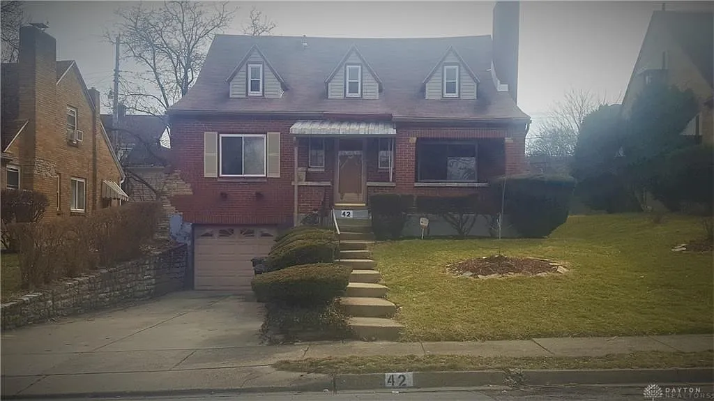 42 W Maplewood Ave photo 1