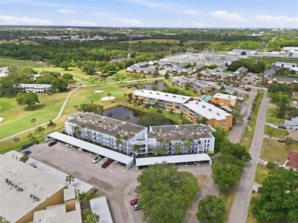 225 Country Club Dr APT C332, Largo, FL 33771