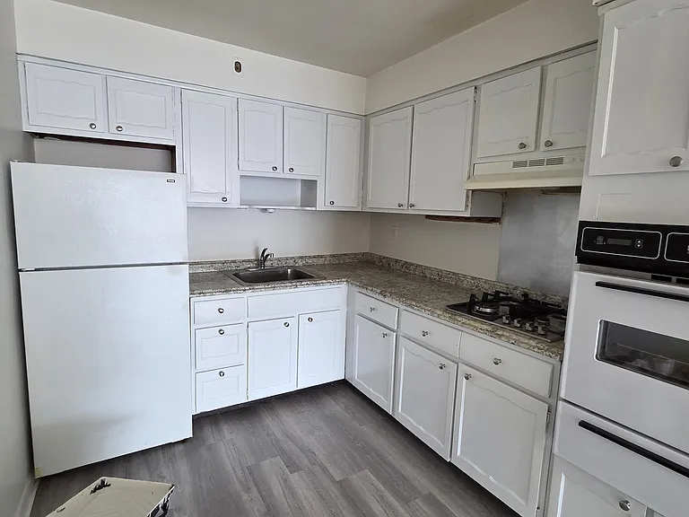 445 Broad Ave #2C — Photo 6