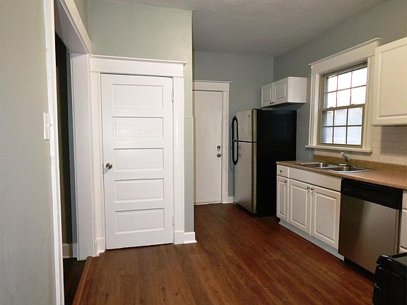 5th image of 3714 Walnut St #1