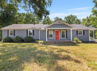 636 Willis Rd, Dallas, NC 28034