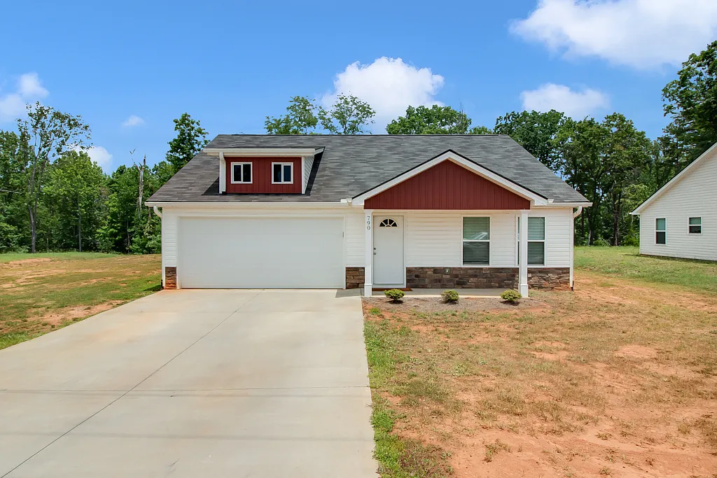 3 bed, 1258 sqft, $2,150 — Photo 1