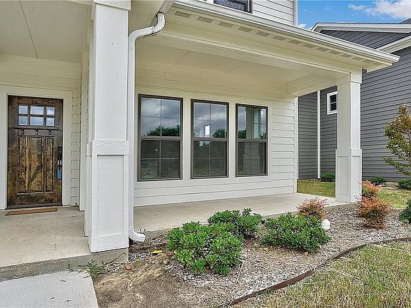 3rd image of 413 Carneros Dr