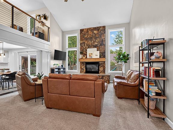 5th image of 8307 Hunters Knoll Pl