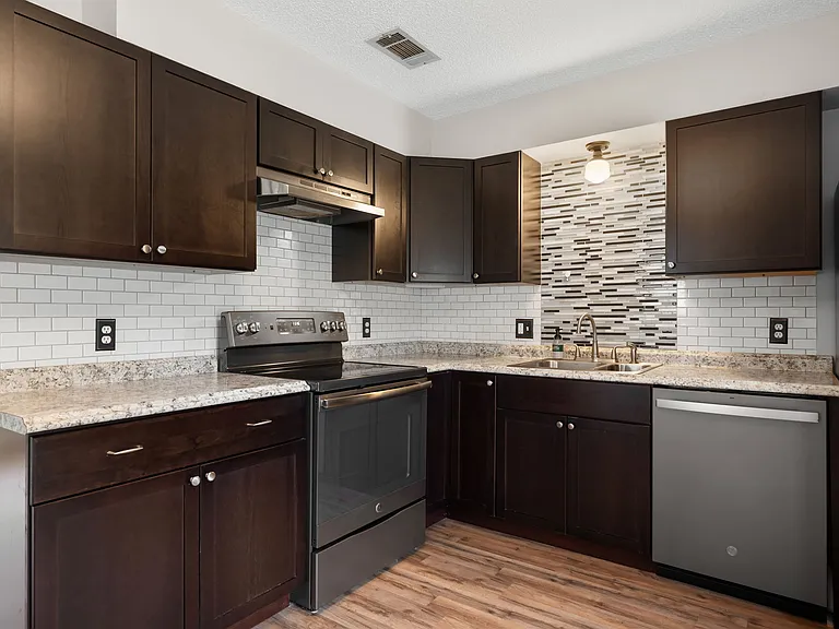 525 W Fresno St — Photo 4