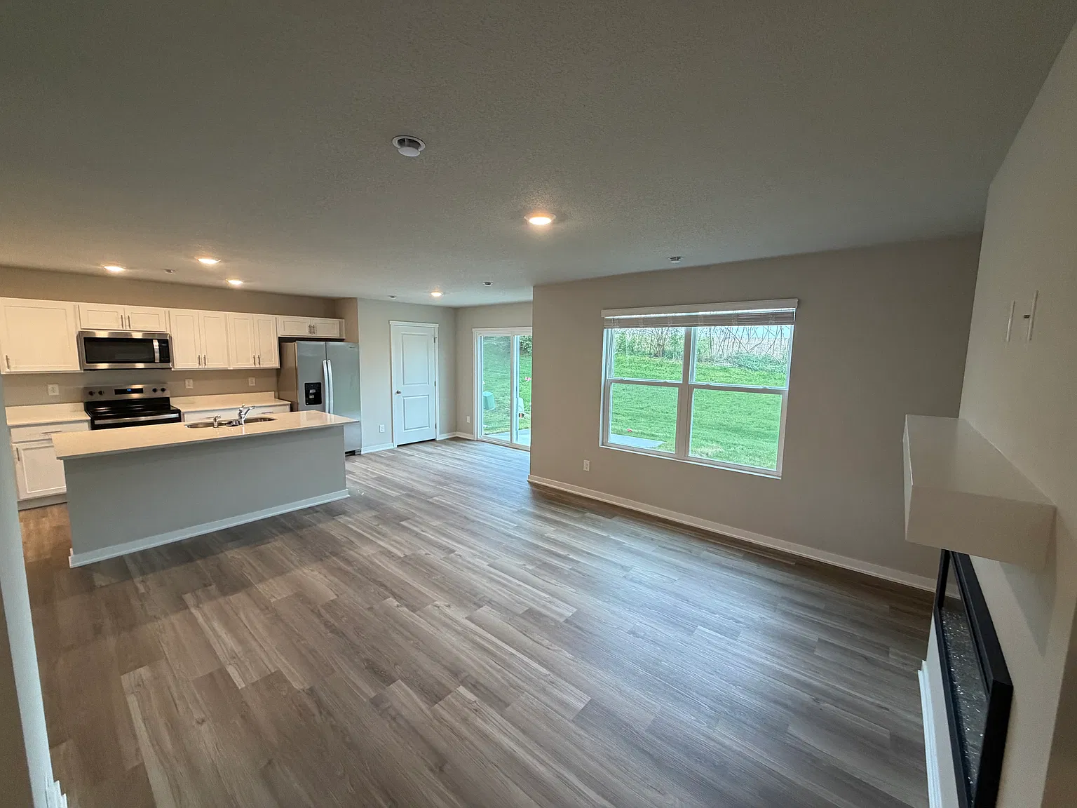 3 bed, 1511 sqft, $2,200 — Photo 4